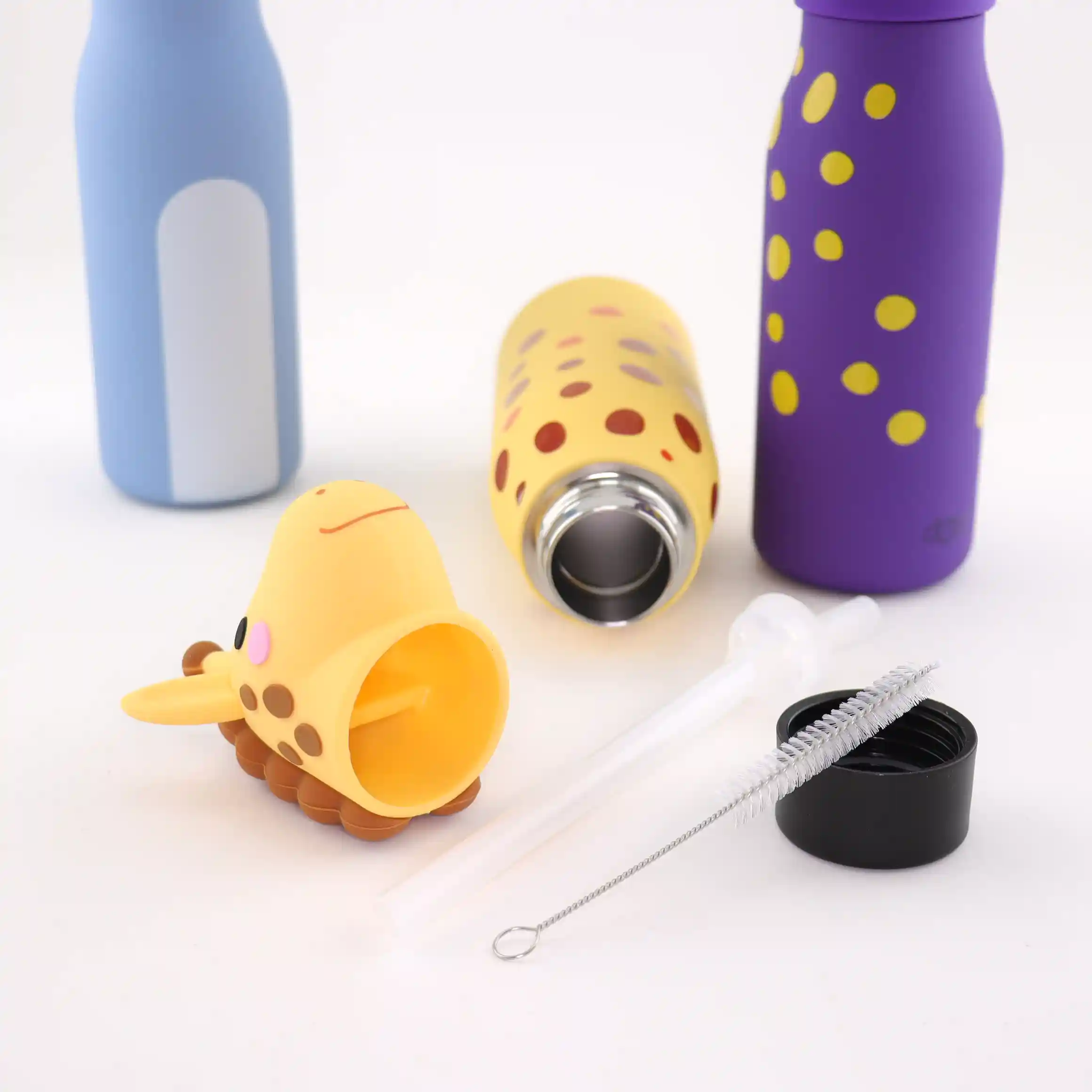 Dotz Pipa kinderdrinkfles gedemonteerd met rietje en schoonmaakborsteltje